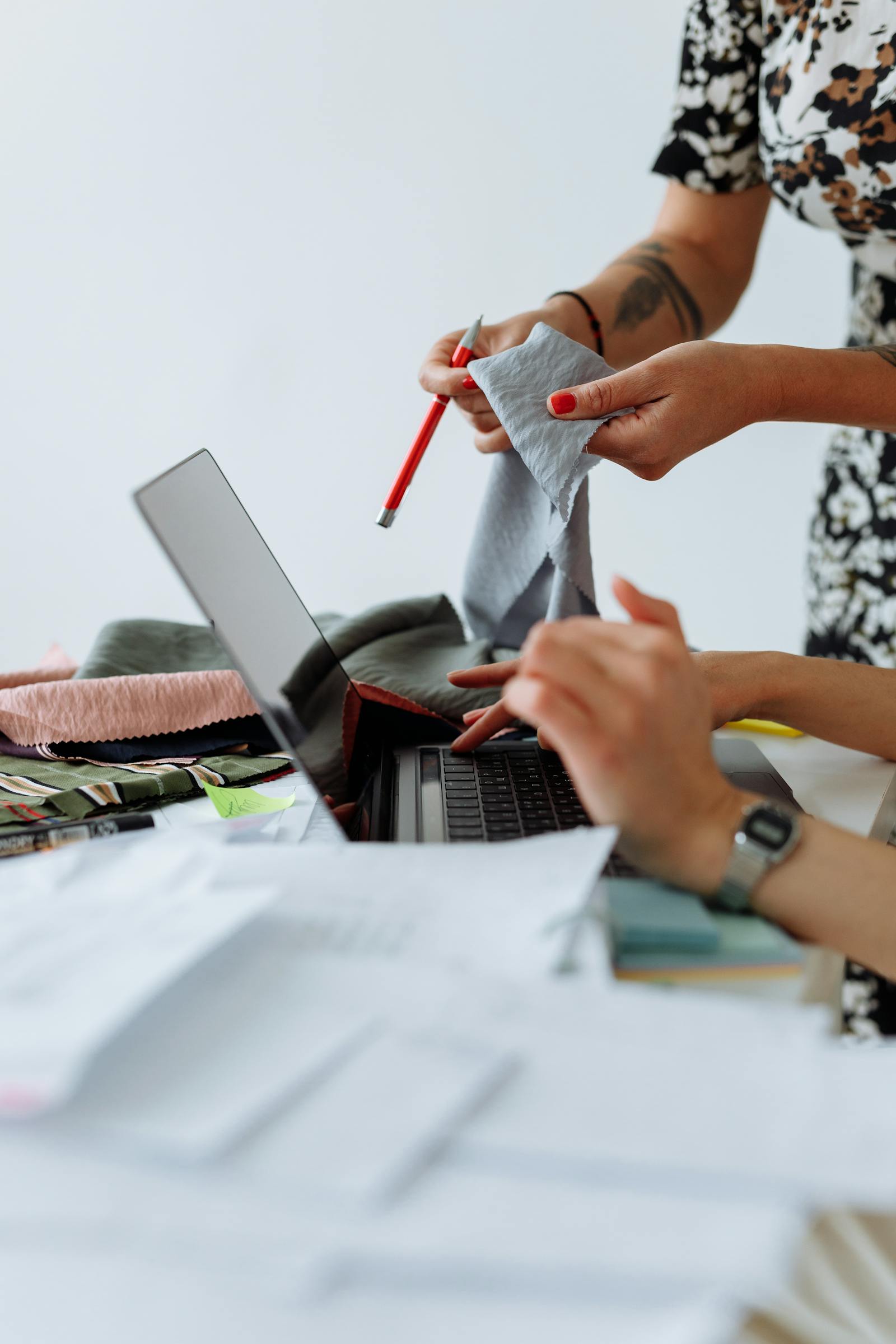 Design and sampling workspace for knitwear programs